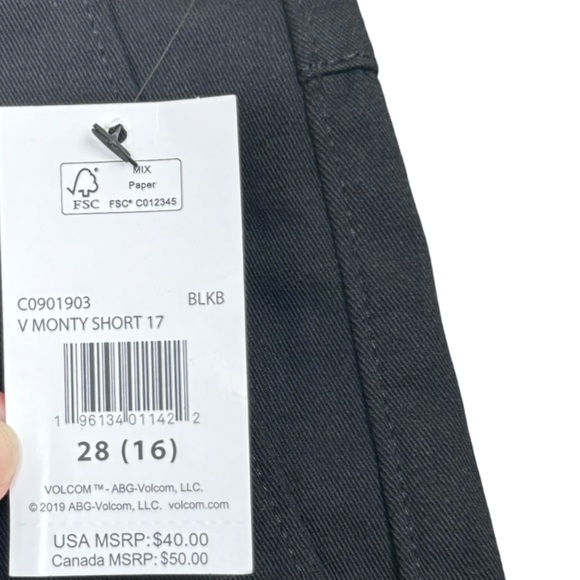 (2) Volcom V Monty 17 Black & Charcoal Heather Black Shorts — Boys 16 (28) - Picture 8 of 14